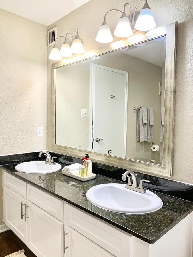Spacious 2Br&2Ba Med Center Apt, Free Parking&Shuttle Houston Esterno foto