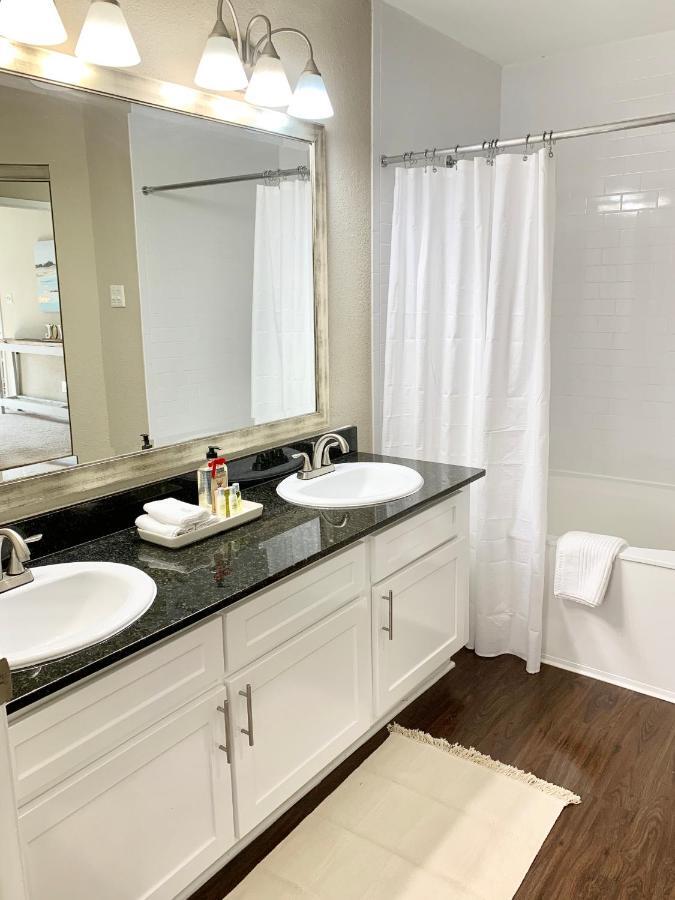 Spacious 2Br&2Ba Med Center Apt, Free Parking&Shuttle Houston Esterno foto